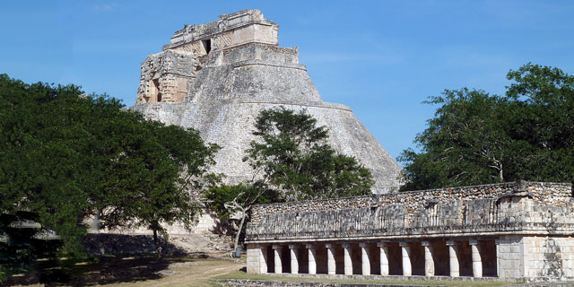 Uxmal Pyramid of the Magician 640